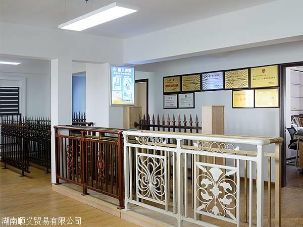 鋅鋼陽(yáng)臺(tái)護(hù)欄