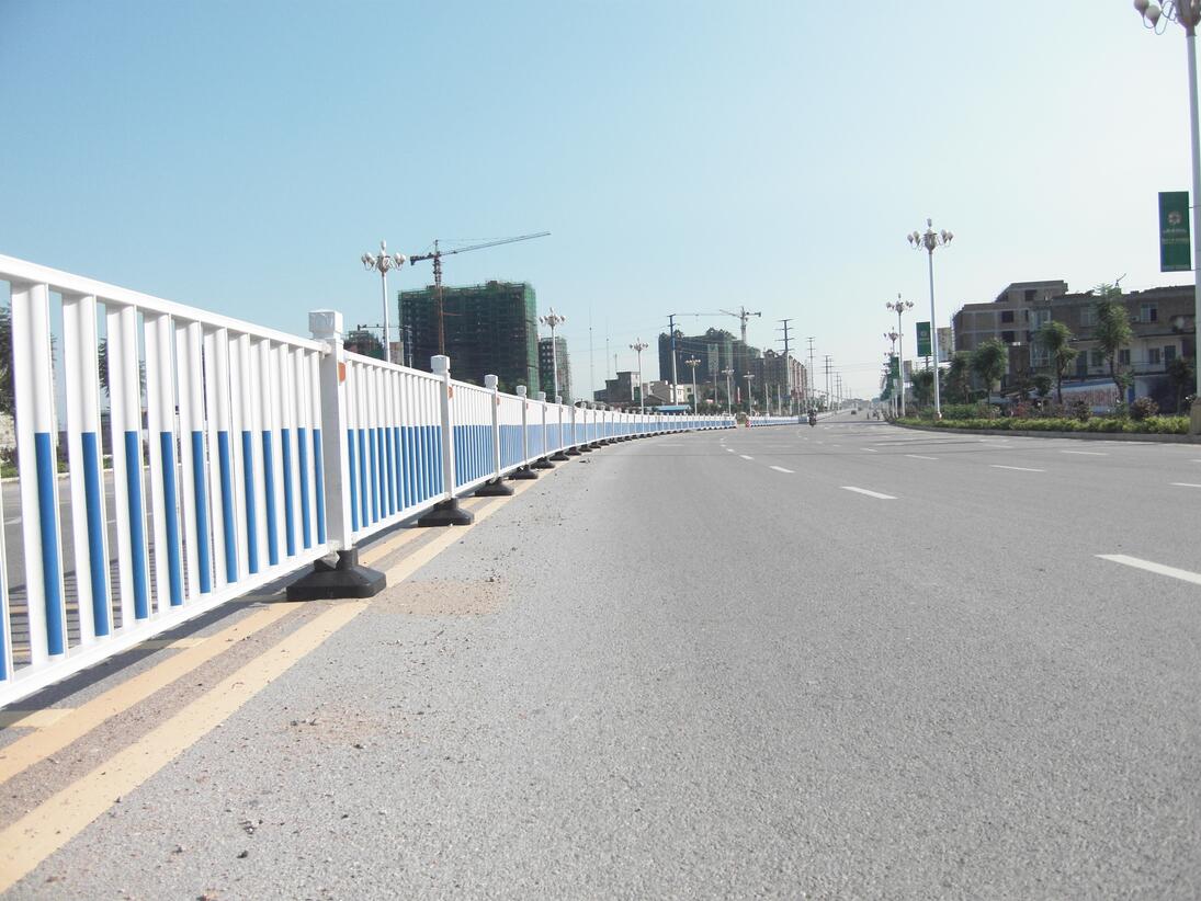 鋅鋼道路護(hù)欄